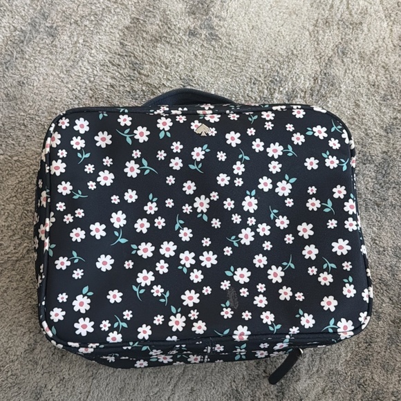 kate spade Handbags - Kate Spade Jae Cosmetic Case